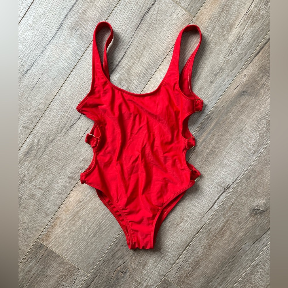 Low back Cutout One Piece Bathing suit